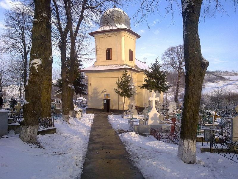 Biserica - vedere exterioară